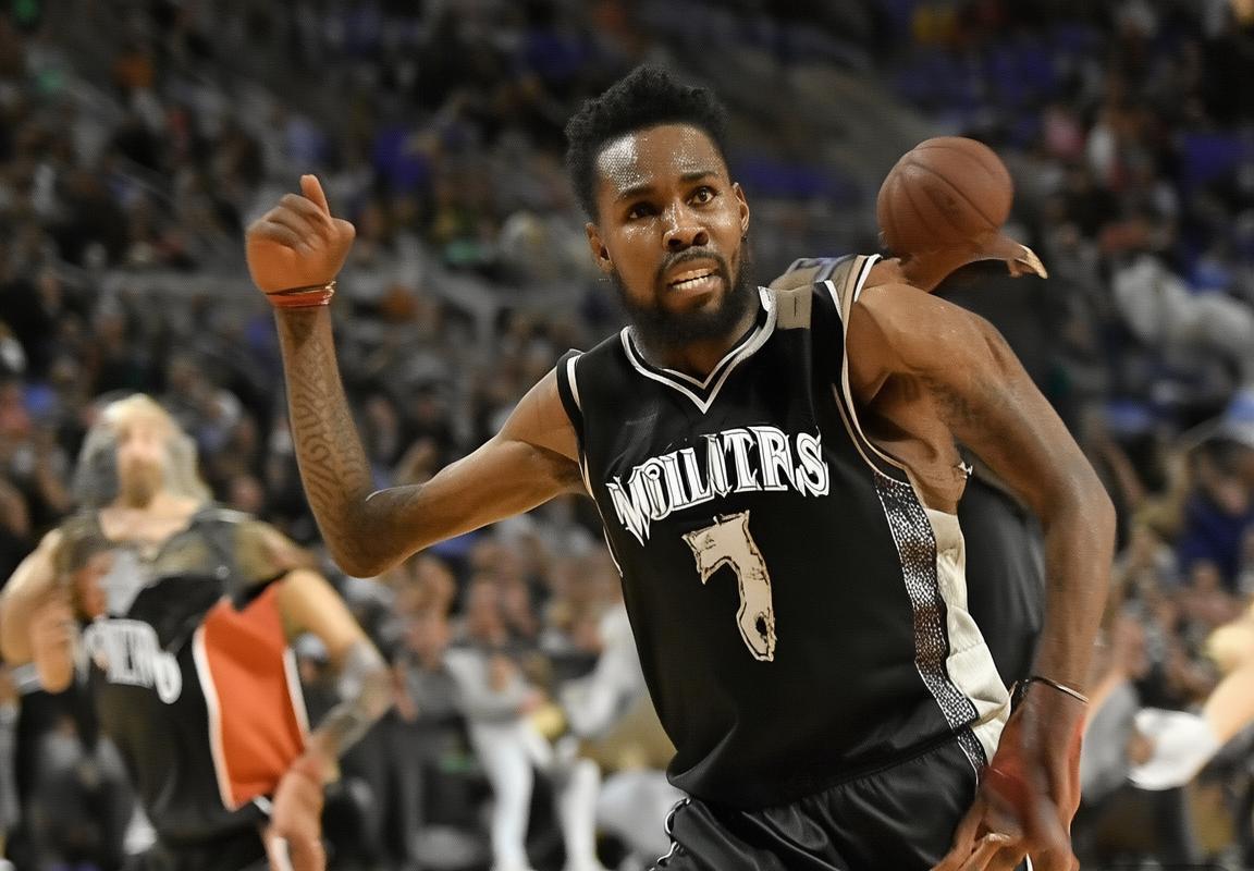 西部格局突变：国王逆转助森林狼排名提升，卡位战白热化引爆季后赛门票争夺